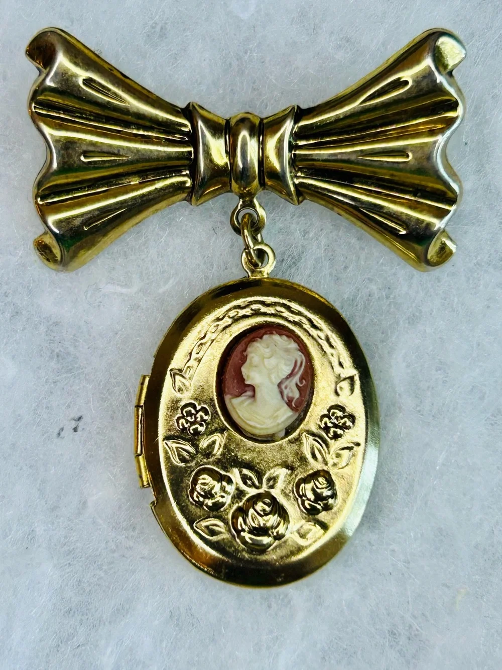 Vintage Gold Tone Bow & Cameo Locket Brooch (c. 1970s–1980s)